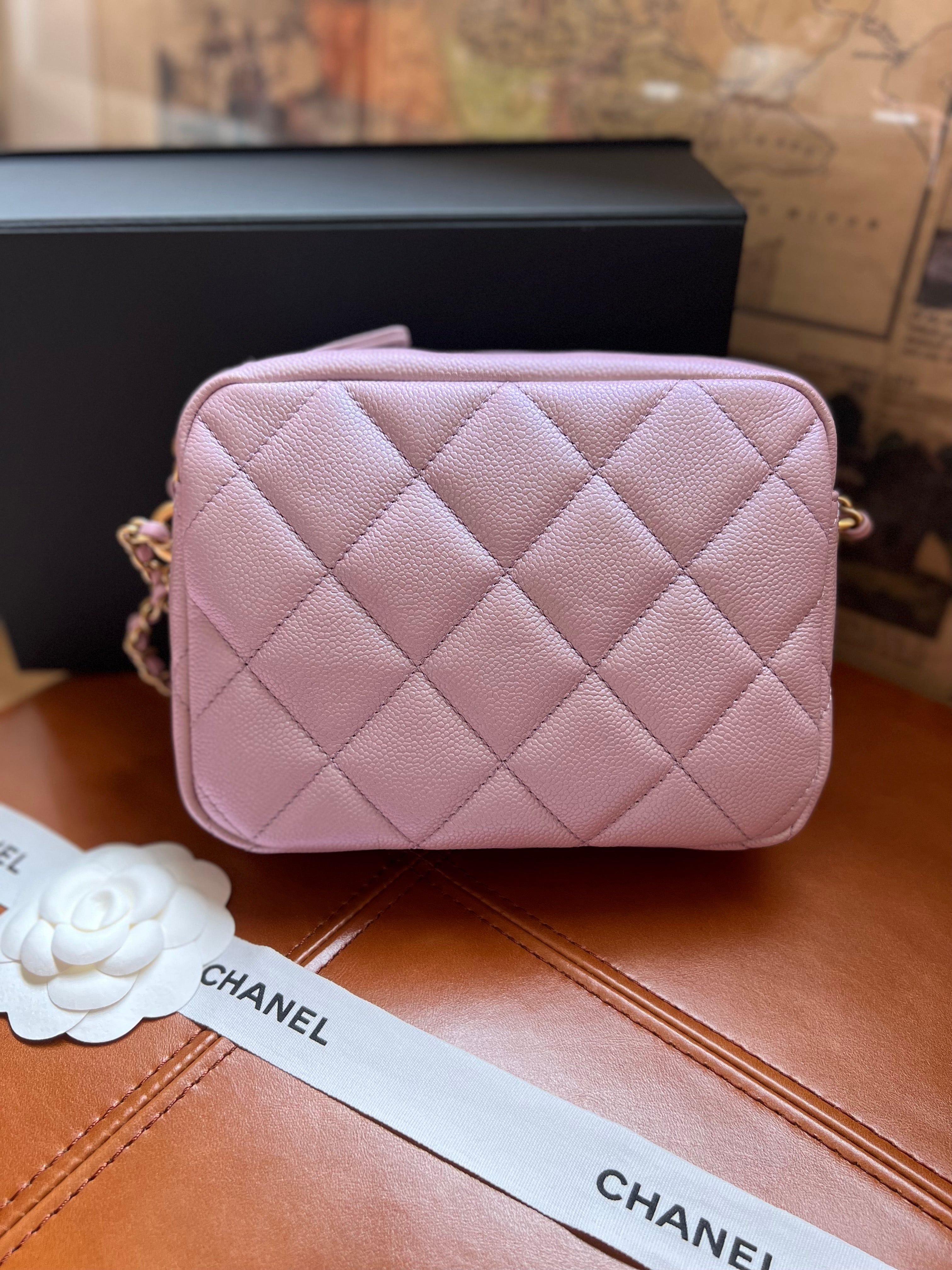Chanel - 21K My Perfect Camera Bag ( Iridescent Pink) – smccpourtoi